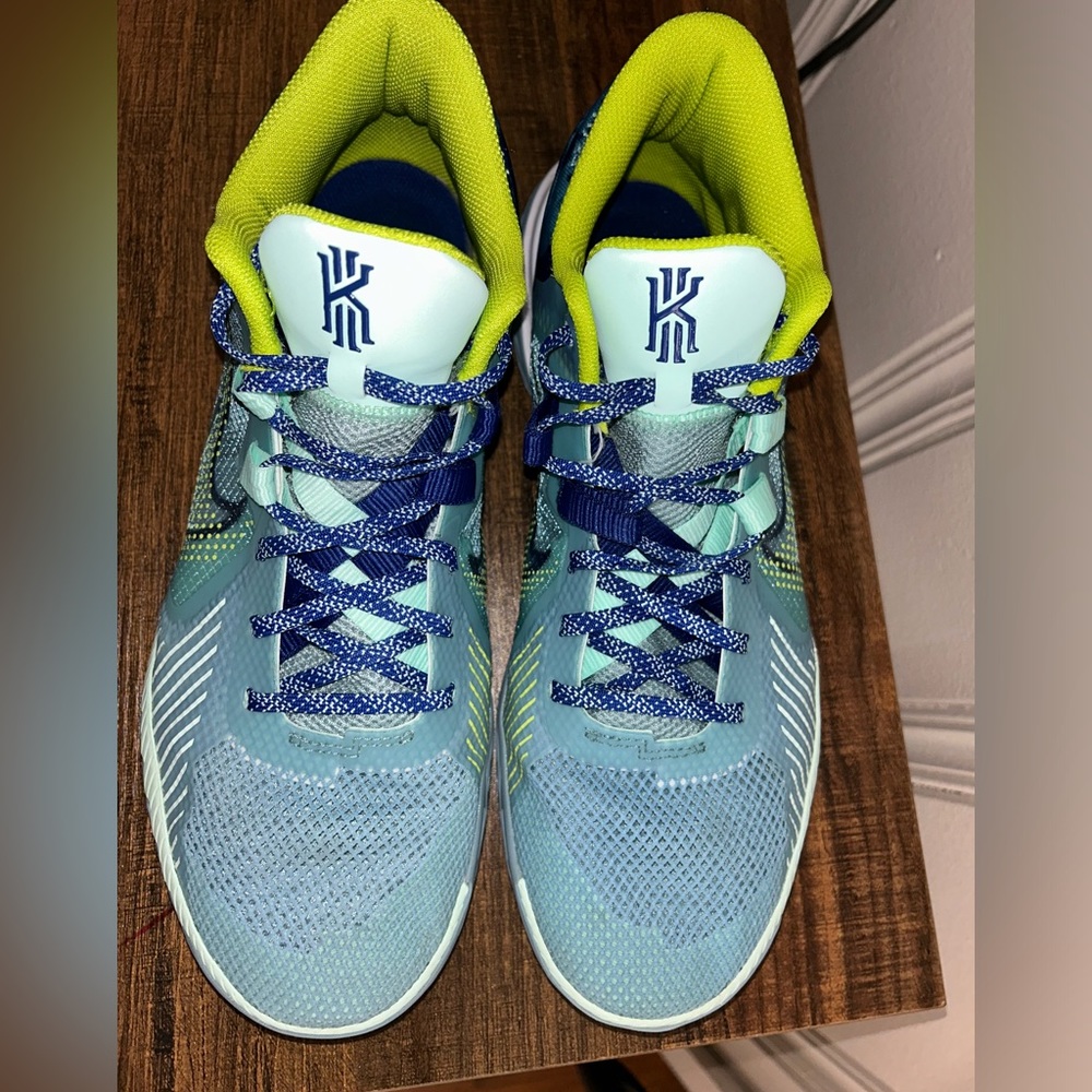 Nike Kyrie “Ocean Cube” Flytrap 5
